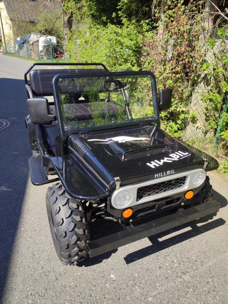 HILLBIL XTR-9 Elektro Kinderauto 1200 W, schwarz glänzend, konfigurierbar 10 km/h bis 40 km/h, mit Anhängerkupplung - Elektrofahrzeug für große Kinder